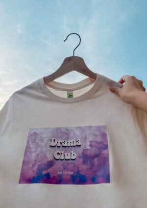 Camiseta drama club de Diva Ilustrada