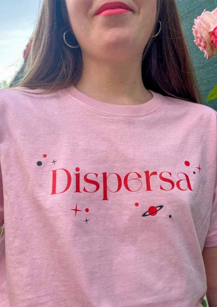Camiseta veraniega dispersa de Diva Ilustrada